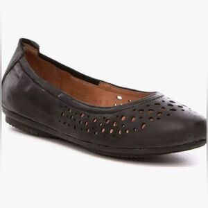 NIB Josef Seibel Women’s Pippa 29 Black Leather Ballet Flat - Size 6.5 (Euro 37)